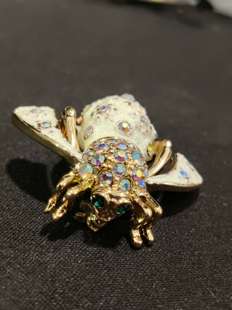 Joan rivers bee pin rare