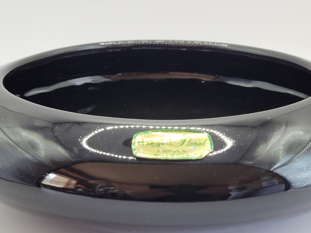 Haeger Round Black Planter Raised Triangle Base