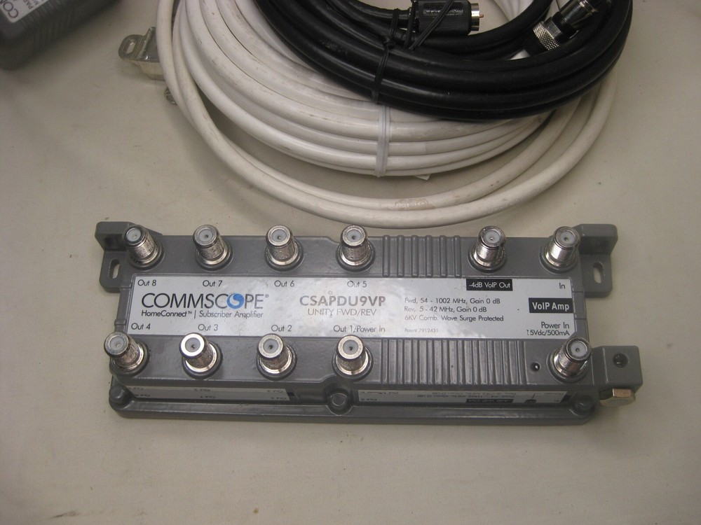 COMMSCOPE CSAPDU9VP amplifier w/ power supply + cables cable