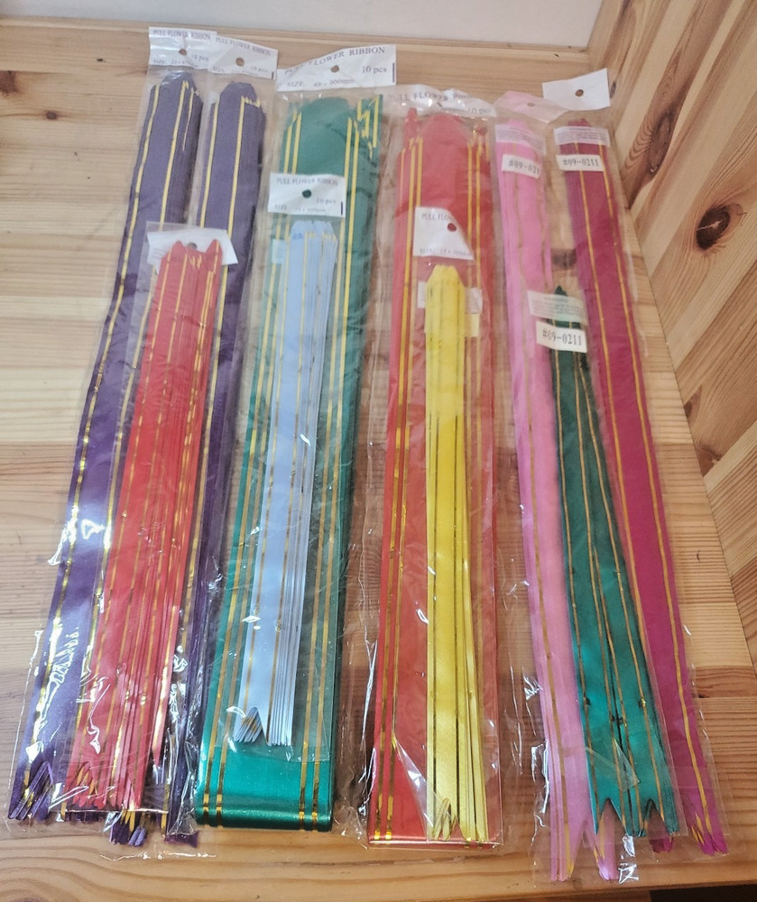 Pull Flower Ribbon (10) Packs  each pack 97 Bows In Total  DZ554 D