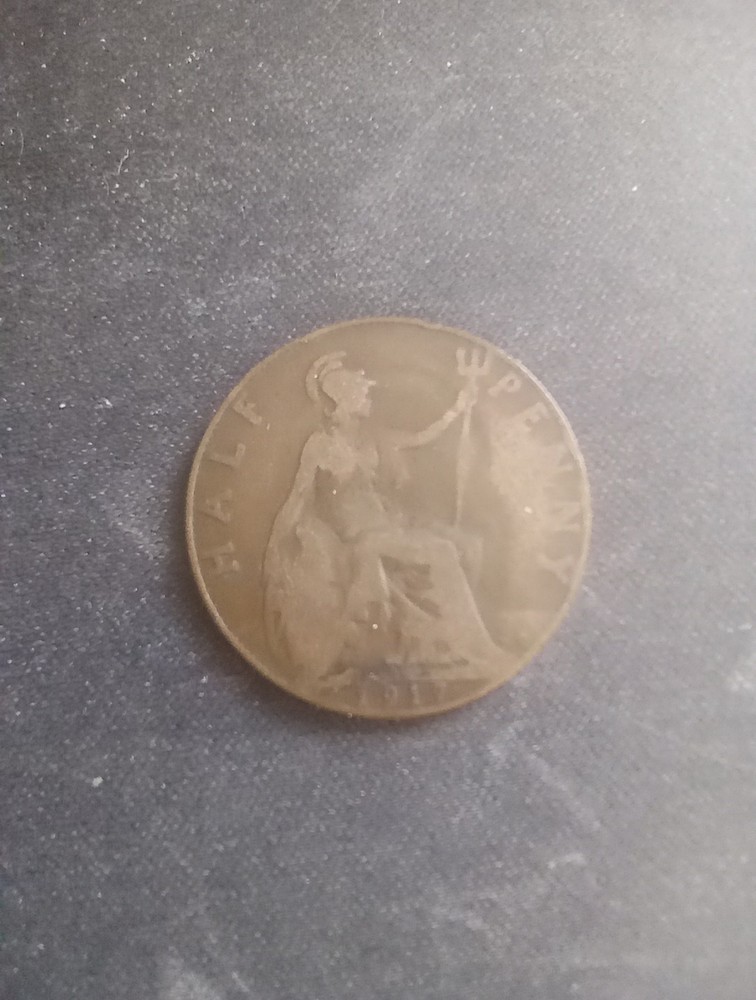 1917 GREAT BRITAIN.. 1/2 Half Penny coin.