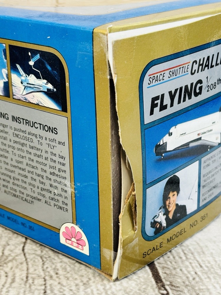 Vintage NPI Space Shuttle Challenger Flying 1/208 Scale Model w/ Box Working