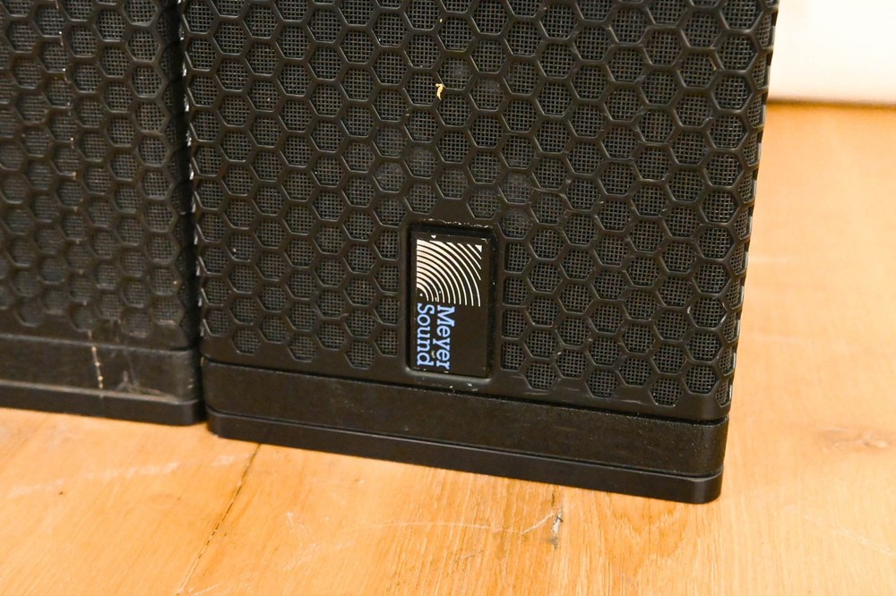 Meyer Sound M1D Ultra-Compact Curvilinear Array Loudspeaker (PAIR) CG01ZPB