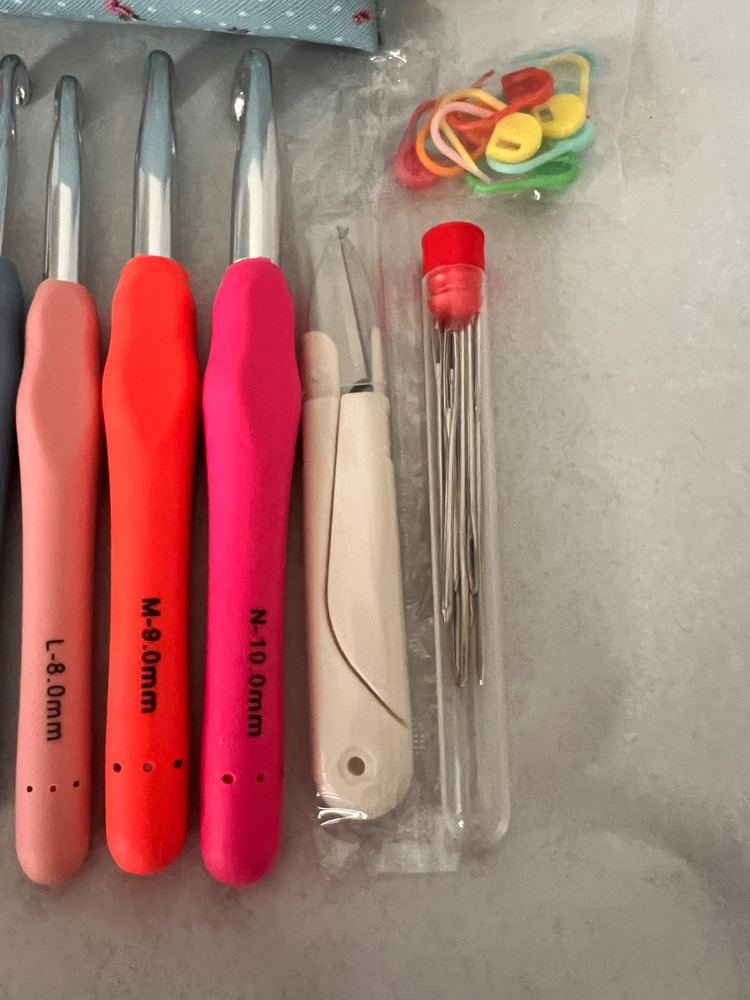 A-3 14 Piece Yarniss Crochet Hooks Set - MultiColor