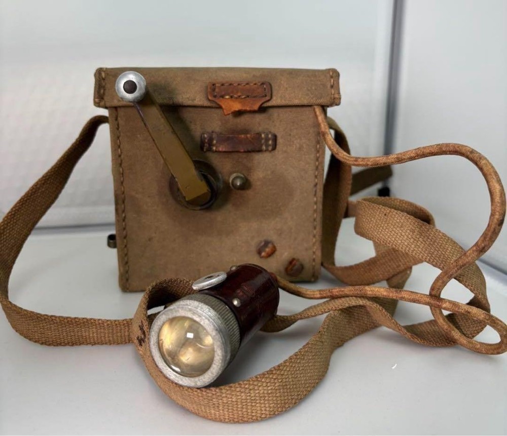WW2 Imperial Japanese Army Flashlight w/ Leather Case Hand-Crank Spring Wound