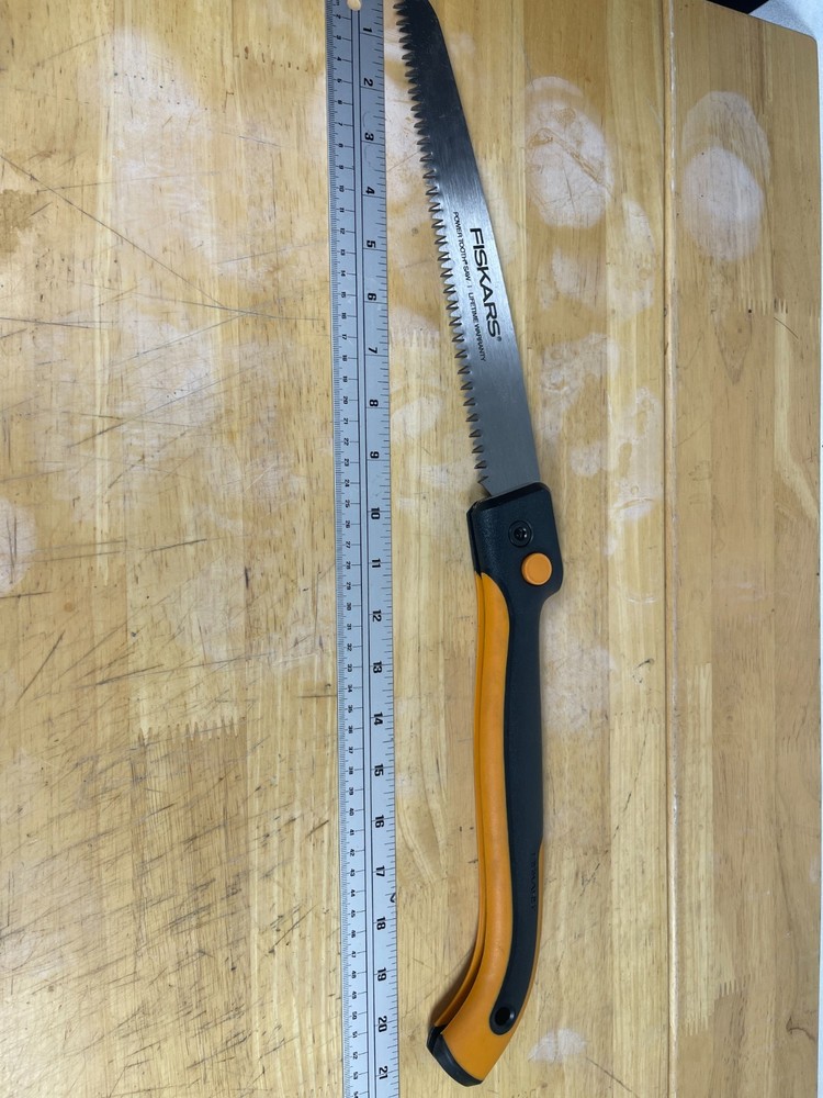 Fiskars Power Tooth Folding Saw 10" Blade Pruning Tree Saw Sharp