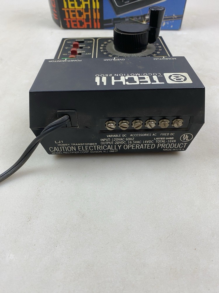 MRC Tech II Loco-Motion 2500 Model Train Controller Transformer w/ Box Powers On
