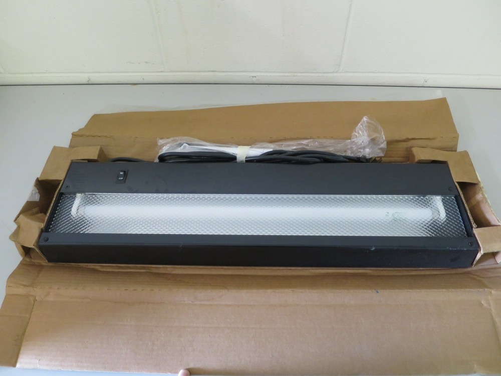 Universal Under Cabinet Task Lighting 26" x 7" x 1.75"