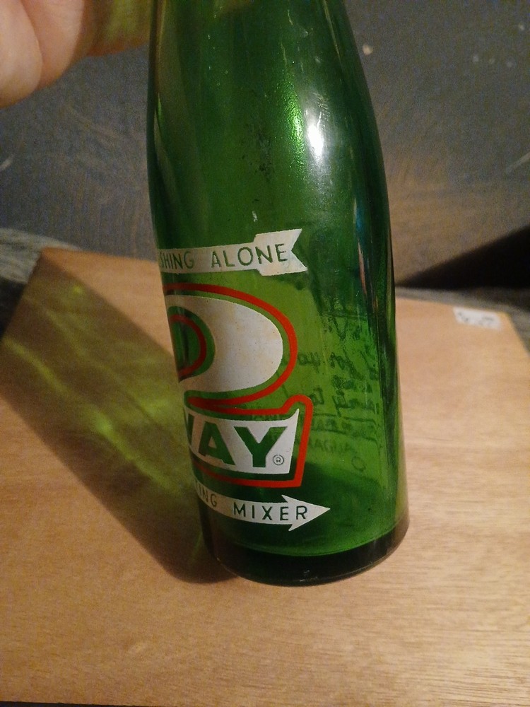 2 - WAY SODA BOTTLE 10 OZ GREEN