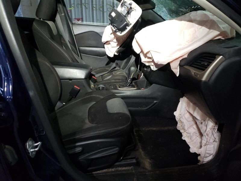 CHEROKEE 2015 Glove Box 360090