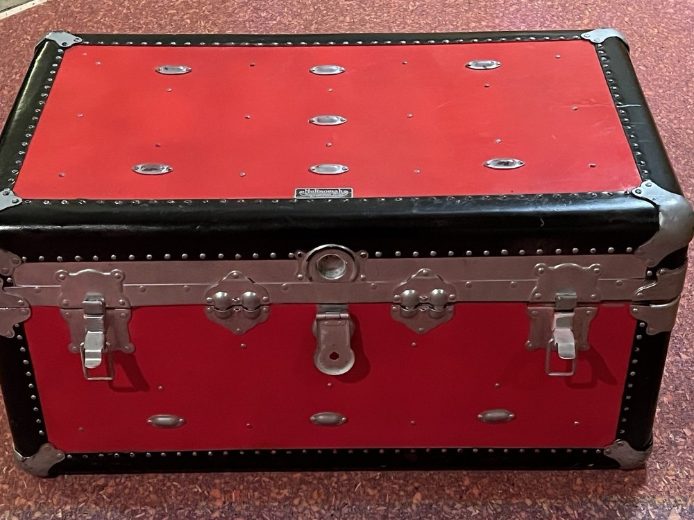 Red Multnomah Baggageman Trunk
