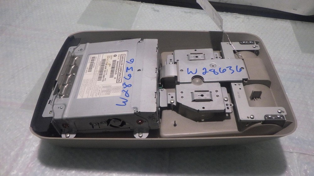 05 DODGE DURANGO Info Screen 56043192AG