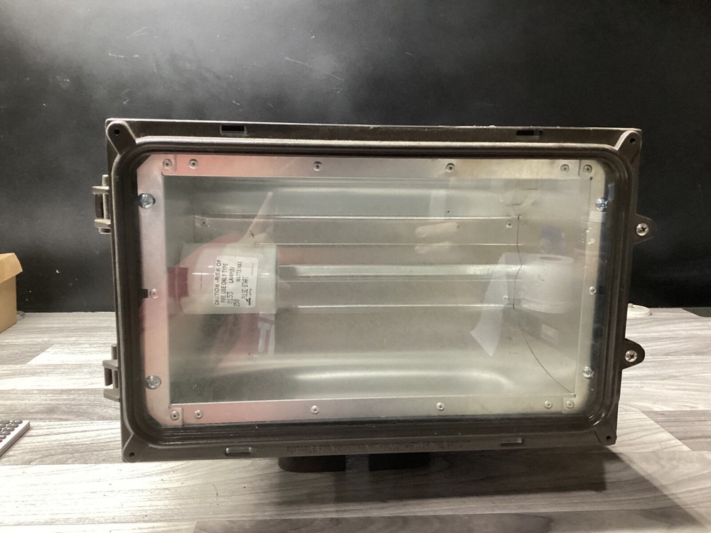 BARRON LIGHTING FLOOD LIGHT HOUSING #100D87PR5*CO