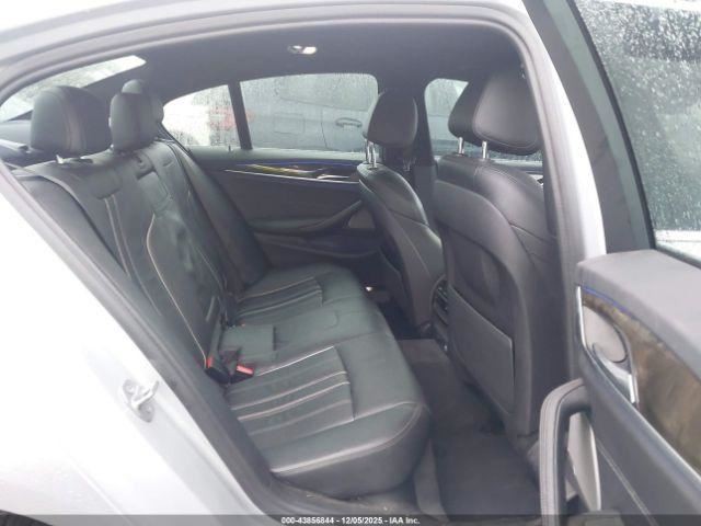 530I 2017 Glove Box 4947008