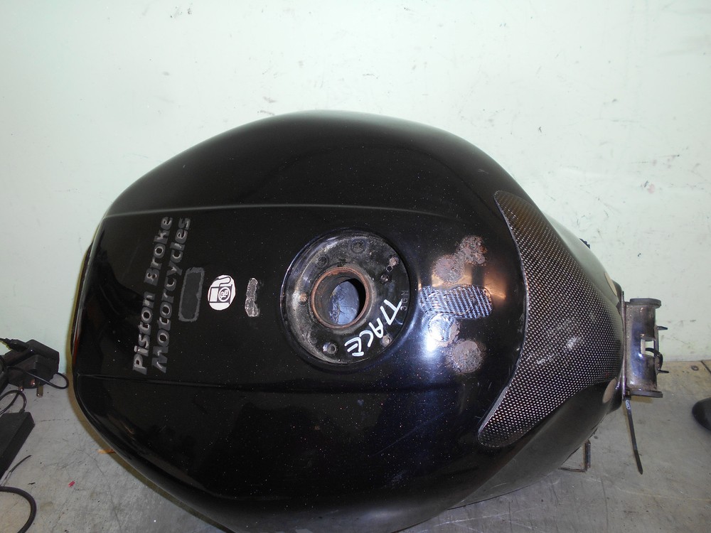 yamaha thunderace tank