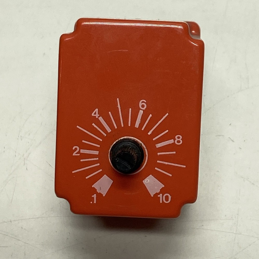 NAT!ONAL CONTROLS CORP NCC SOLID STATE TIMER MODEL T2K-10-441 RANGE .1 - 10 SEC.