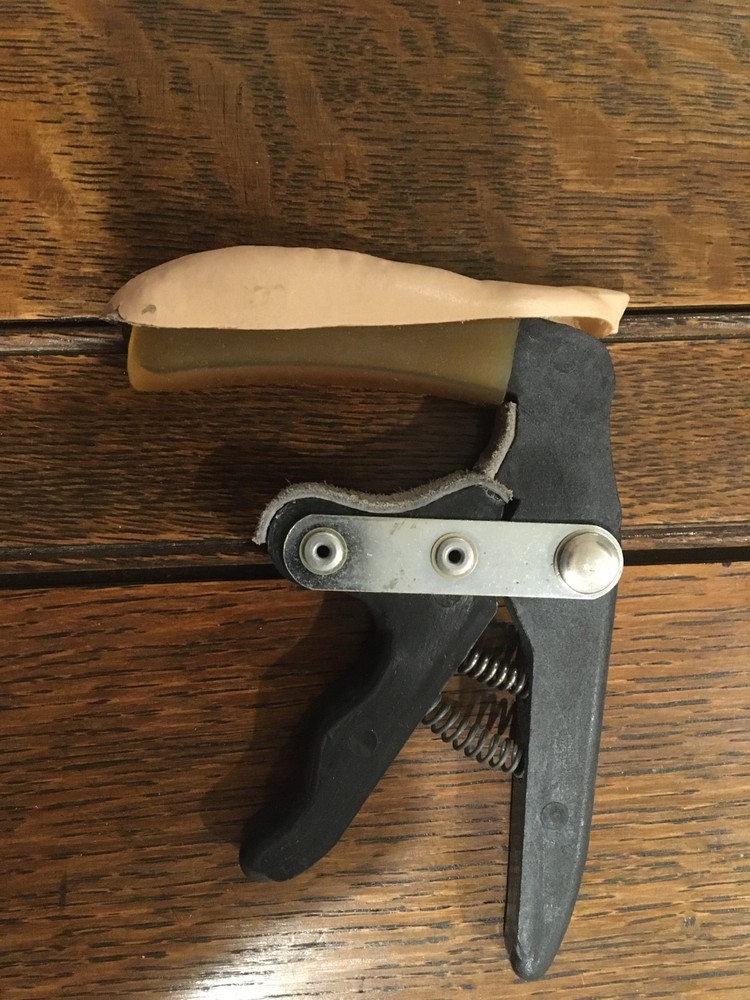 Bob Wiley “Digital” Finger Capo