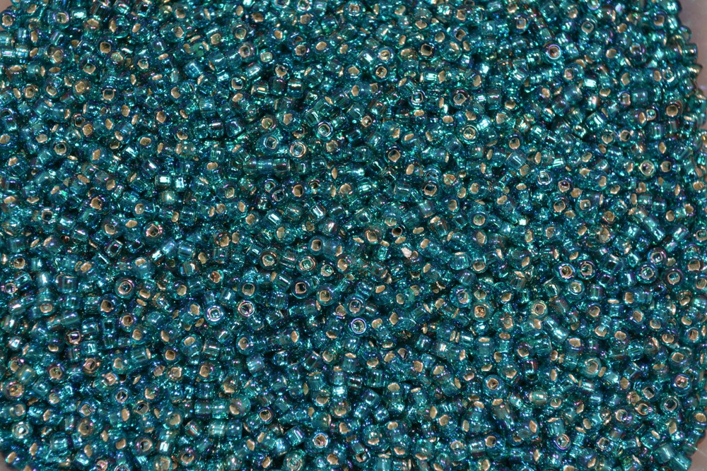 Matsuno Seed Beads 8/0 - Silverlined Teal AB