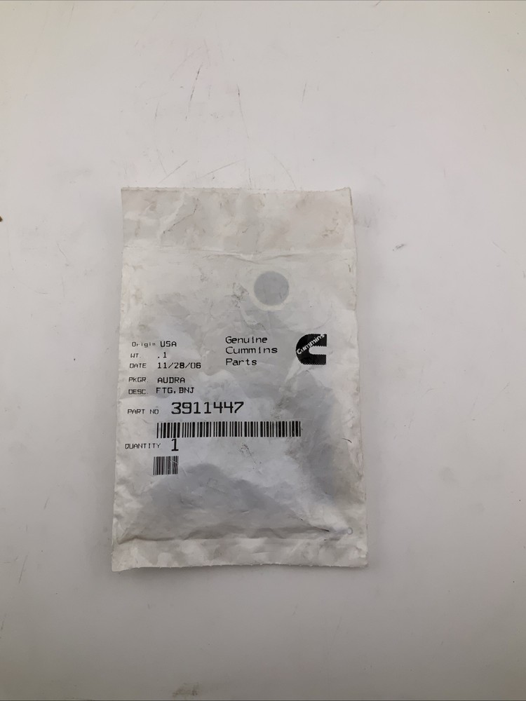 NEW OEM CUMMINS FITTING BANJO 3911447