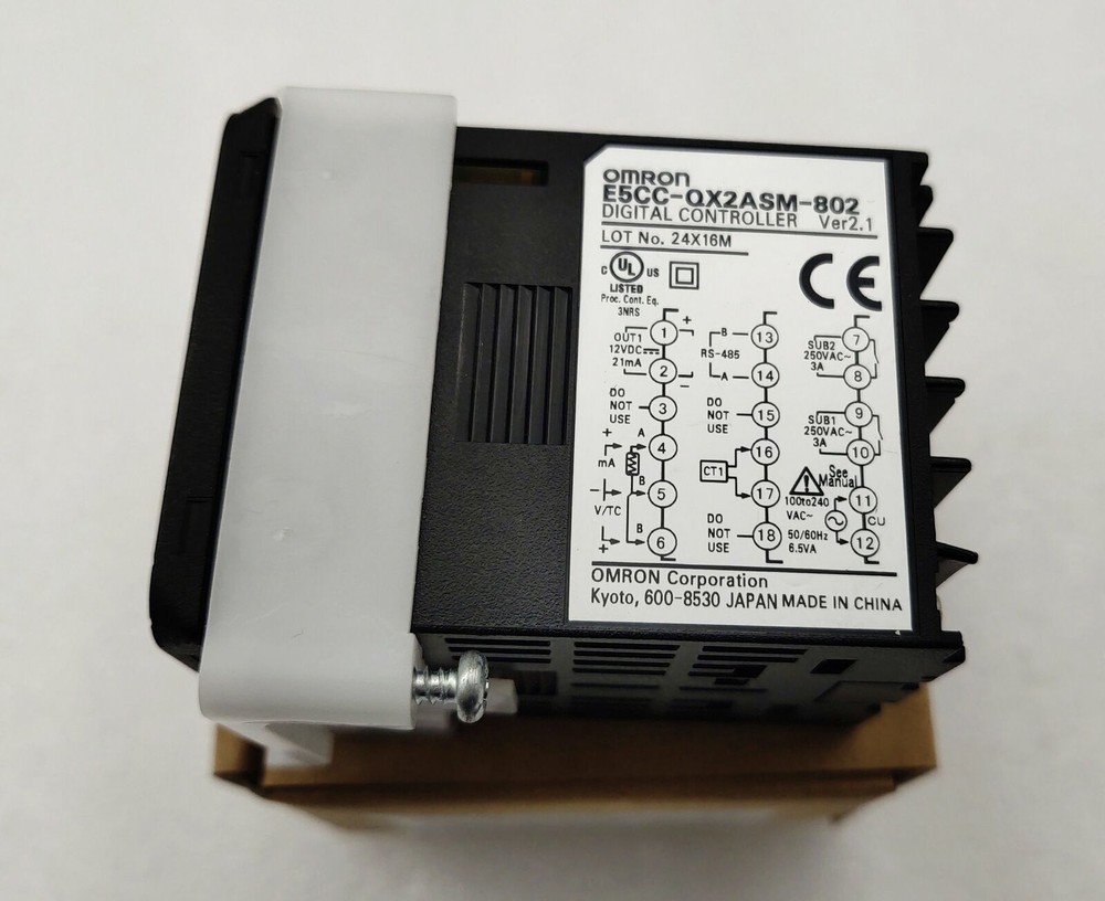 Omron E5CC-QX2ASM-802 Temperature Controller New One E5CCQX2ASM802 /S