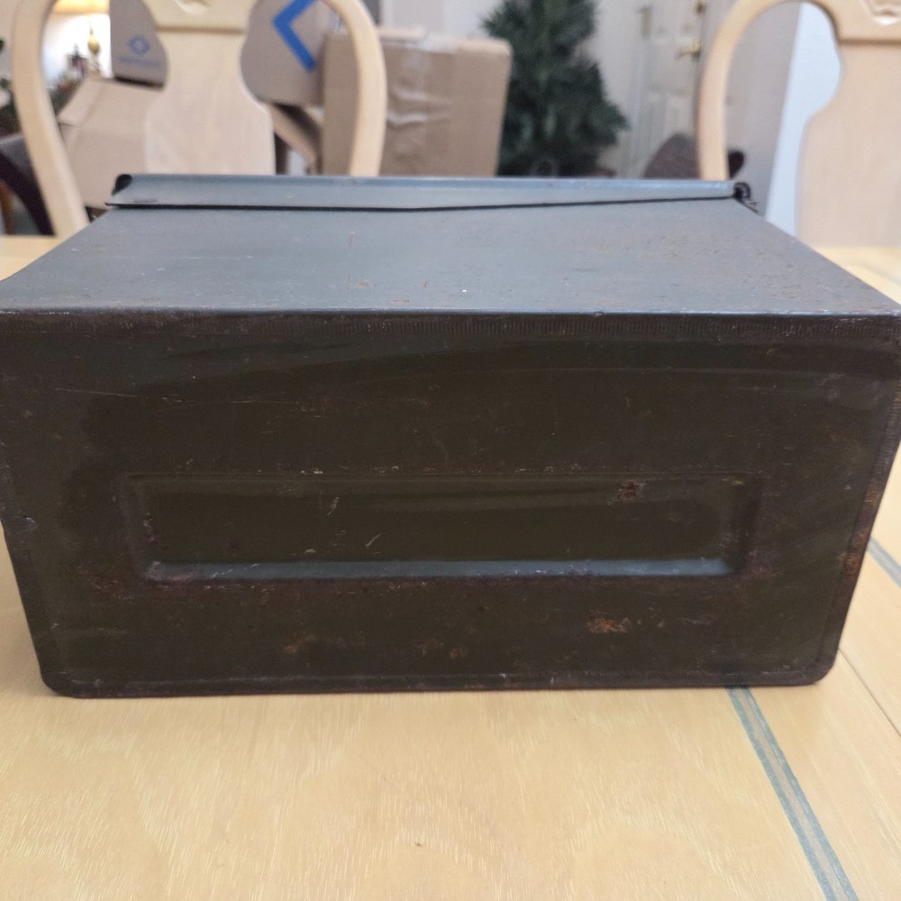 4 Steel Ammo Cans, 2 sizes