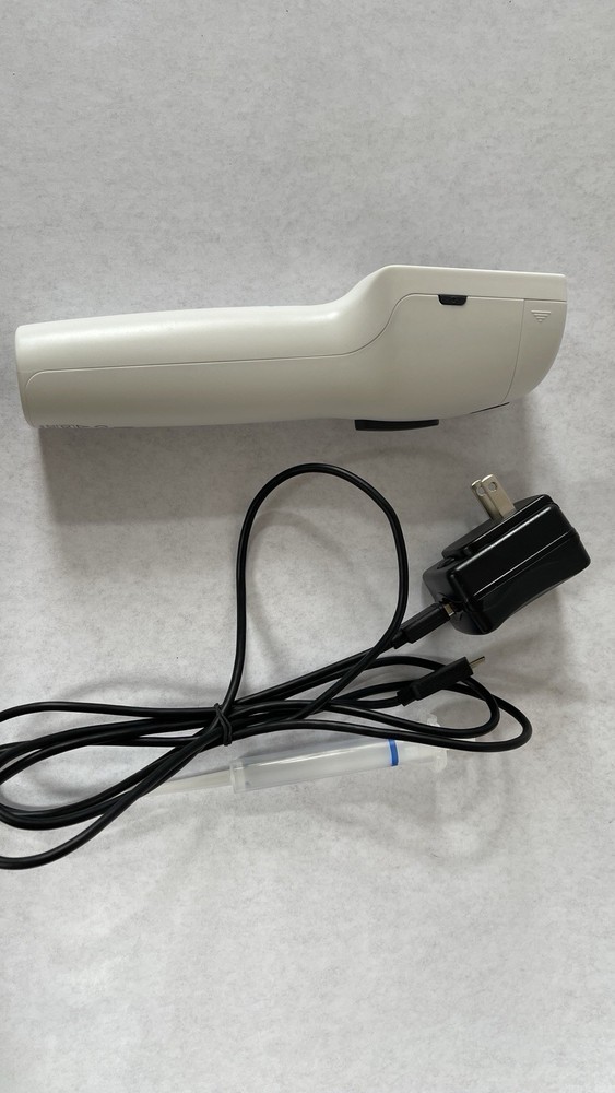 Pristine Condition BrandTech HandyStep Touch Screen Protector Still On &Charger