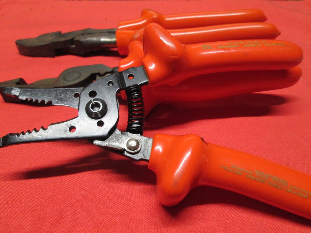 1000 VOLT HIGH VOLTAGE PLIER SET, SPECIALTY TOOLS, KLIENS, SIDE CUTS, STRIPPERS