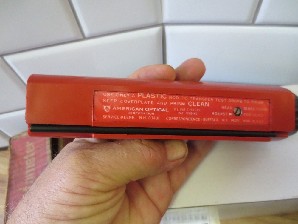 AO Automatic Temperature Compensated Hand Held Refractometer 10430 0-30