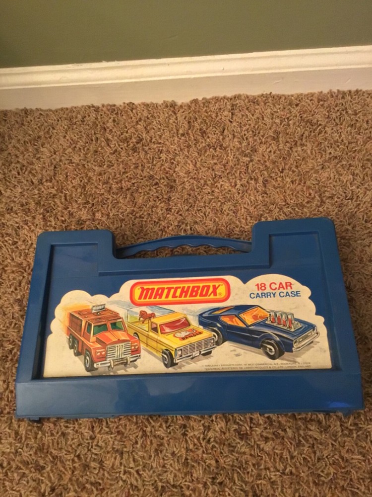 Vintage 1976 Matchbox 18 Car Carry Case Blue Plastic Latch Issues