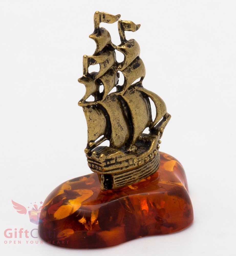 Solid Brass Amber Figurine Caravel Frigate Ship Ironwork