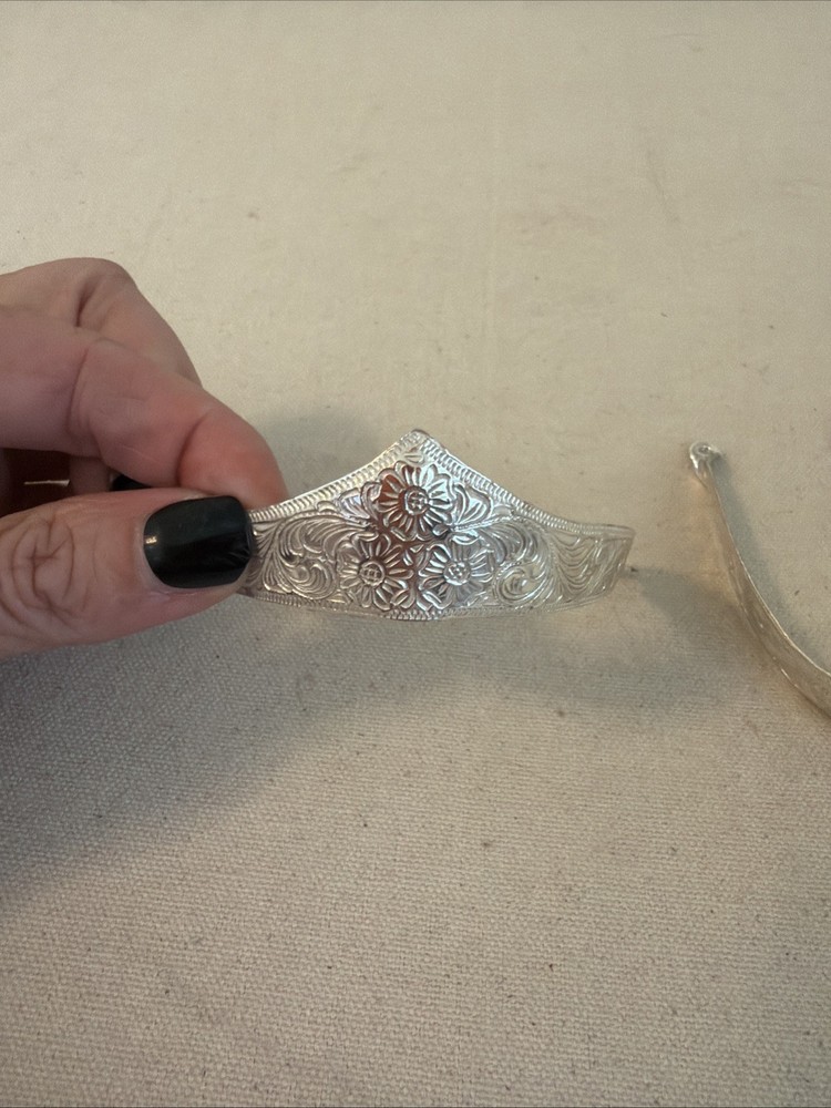 Silver Tone Floral Scrolled Heel Cap NEW
