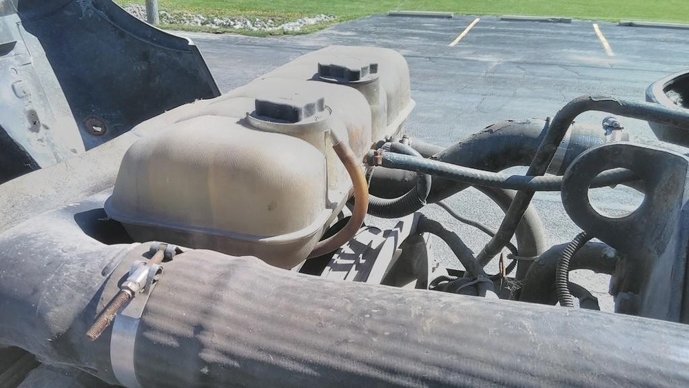 For 2000 VOLVO VNL RADIATOR OVERFLOW TANK ,  OH