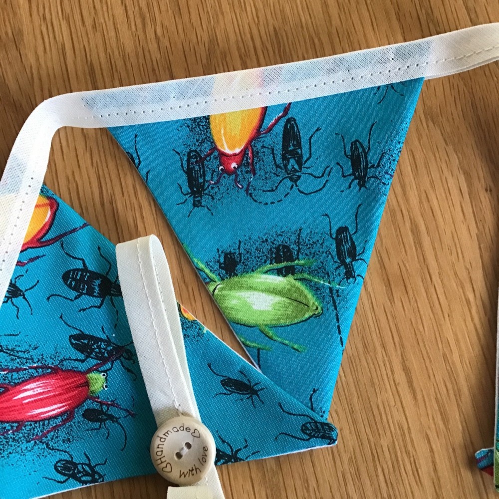 Unique Handmade Bunting bugs handmade Buttons 2.2 Metres 13 FLAG