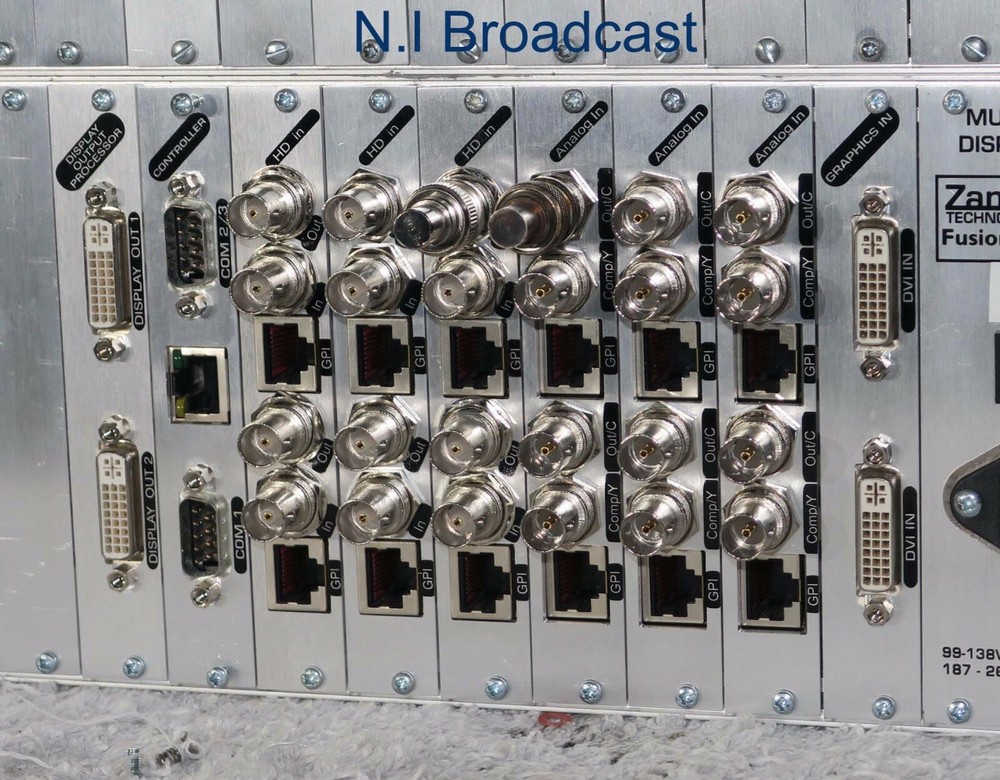 2x zandar fusion multiviewers