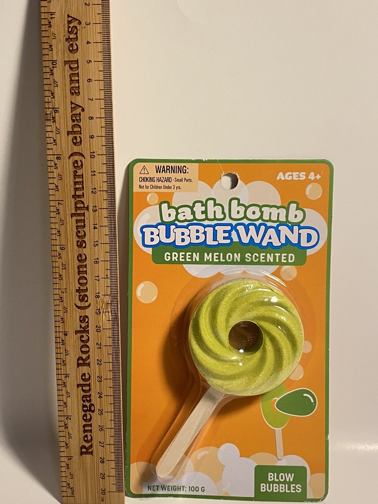 BATH BOMB BUBBLE WAND Green Melon Scented New in Package blows bubbles