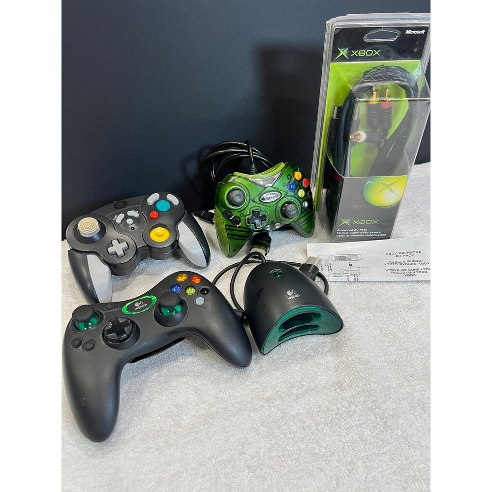 Mixed Retro Gaming Controller Bundle-Xbox, Logitech, GameCube,AV Pack cable only