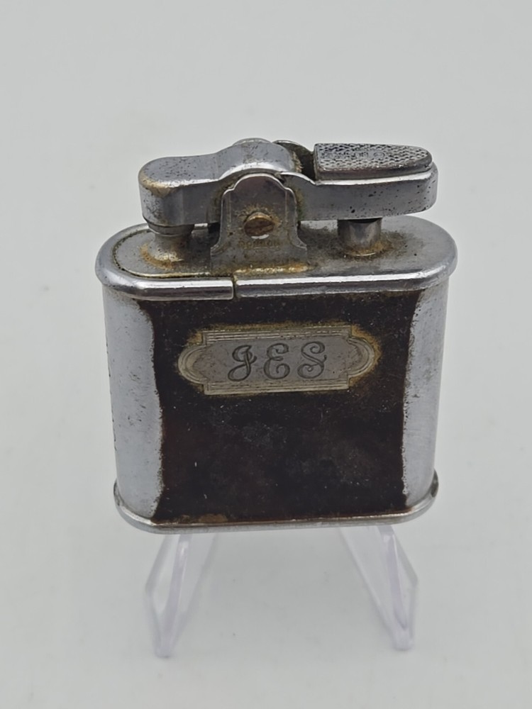 VINTAGE RONSON WHIRLWIND LIGHTER WITH INITIALS J.E.S ON THE FRONT