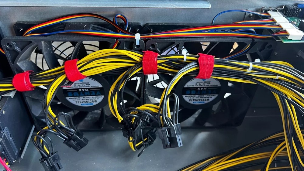 Octominer X8 ULTRA Plus 3000W