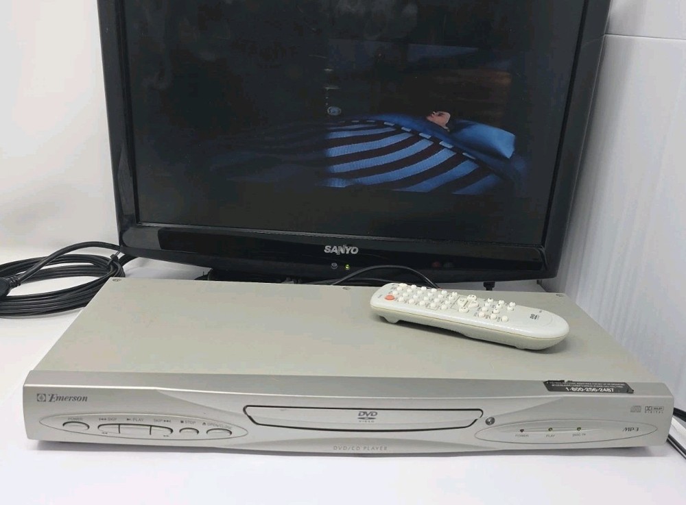 Emerson EWD7002 DVD / CD Player w/ Remote & Manual - Tested & Working