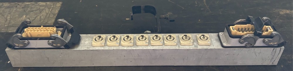 Harting HAN16 to 8x Powercon adapter