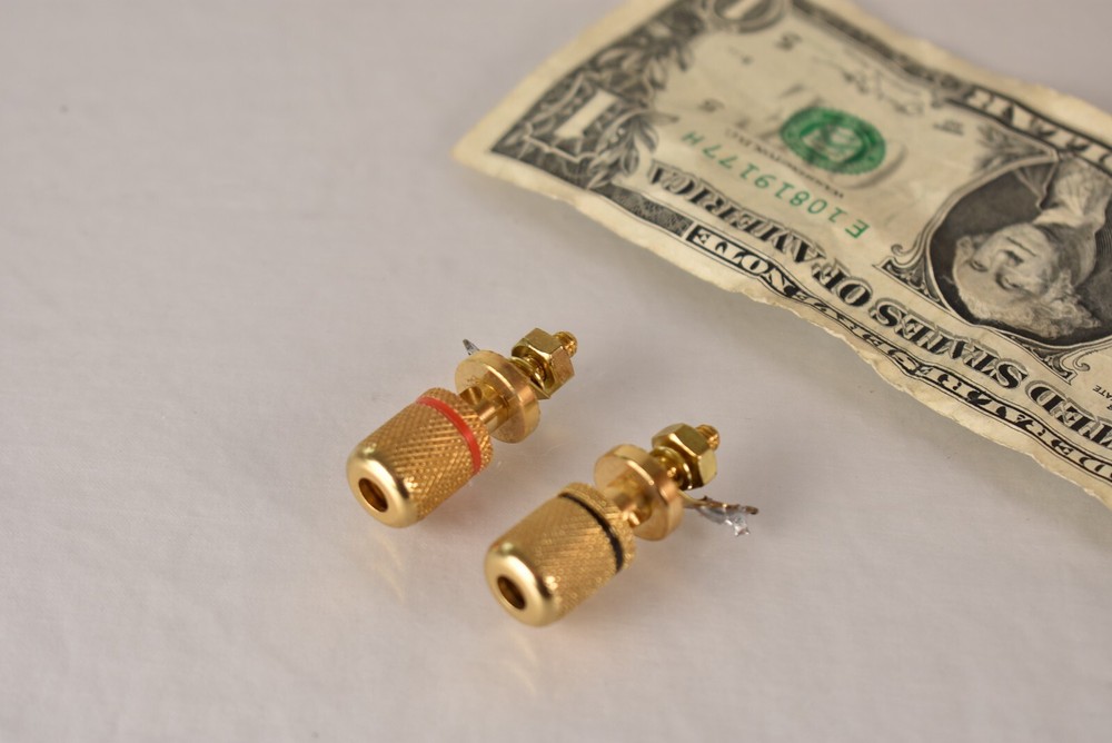 Single Pinnacle Binding Post(Red or Black) -READ-