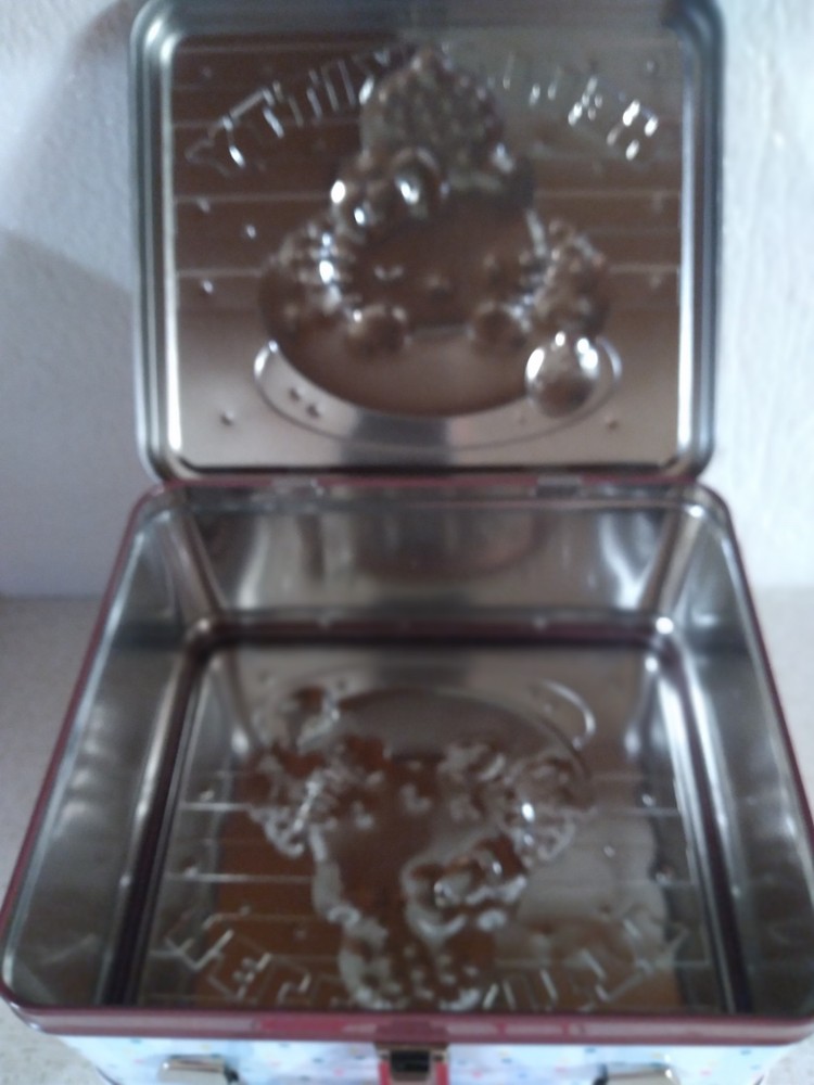 HELLO KITTY LUNCHBOX 2011