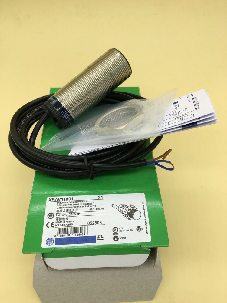 1PC New Schneider XSA-V11801 XSAV11801 Proximity Switch Speed Sensor