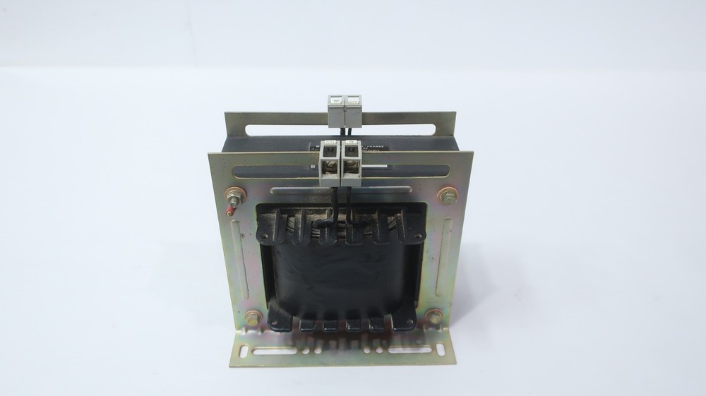 Rae AUTO/E Voltage Transformer 3000va 220/415v-ac