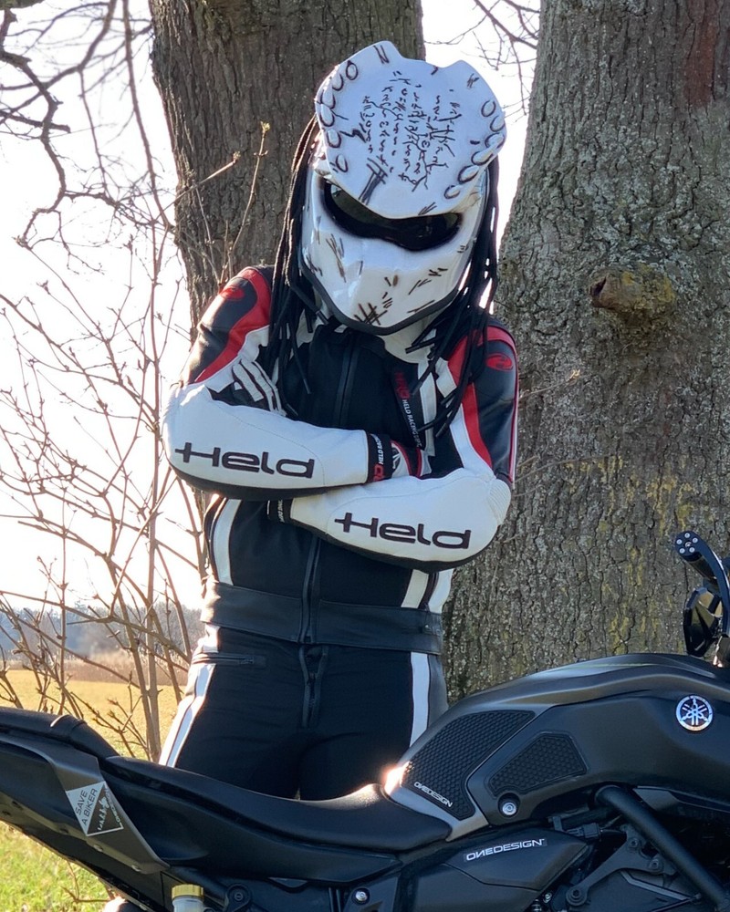 TOP PREDATOR MOTORCYCLE HELMET FIRE STYLE (DOT & ECE CERTIFIED). White, Medium