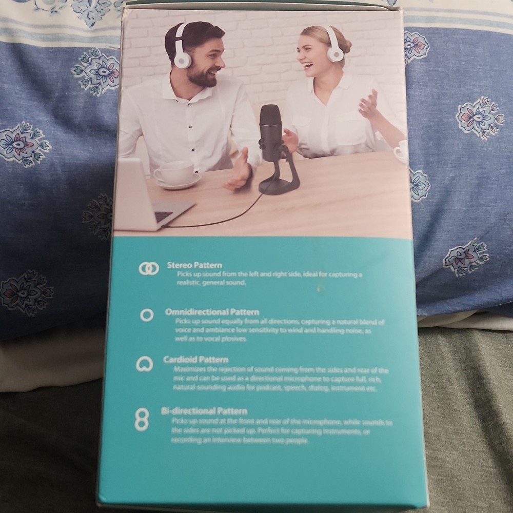 Movo UM700 USB Microphone Black, Mute Button, Headphone Jack, Multi-Pattern