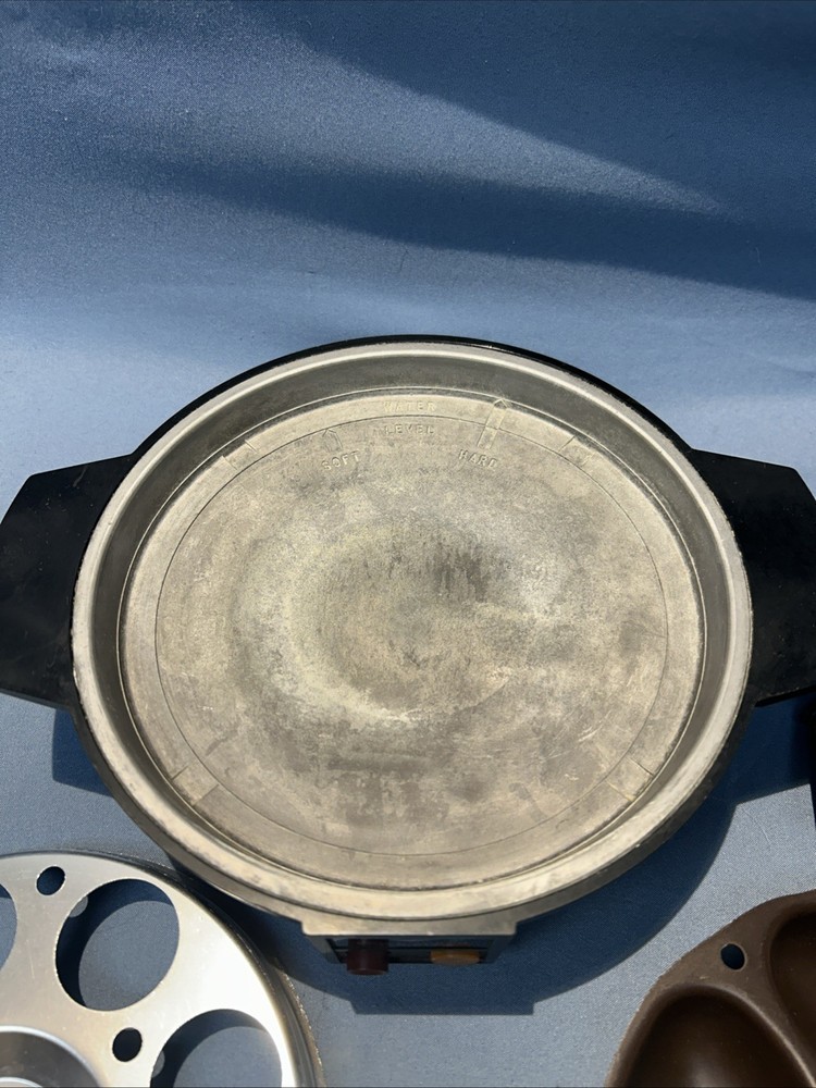 Vintage West Bend Automatic Egg Cooker 5820