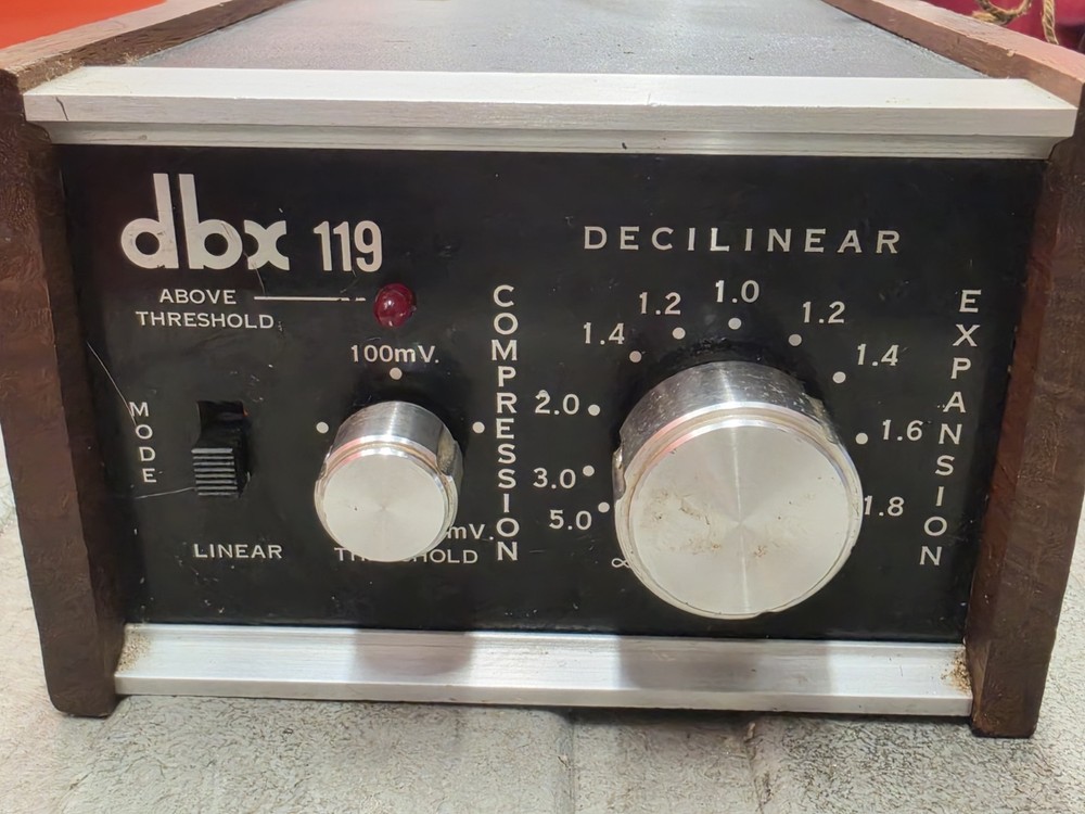 DBX 119 Decilinear Compression Expander Stereo Dynamic Range Enhancer (UNTESTED)