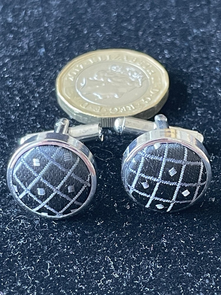 Black/white geometric cloth-faced cufflinks - silver tone