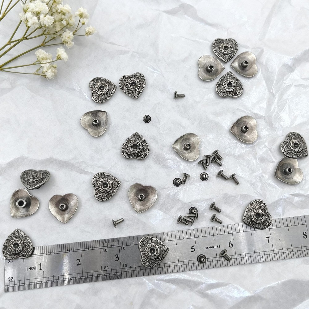 Mingchen Silver Heart Pattern Buttons, Love Heart Rivets, Retro Carving Textu...